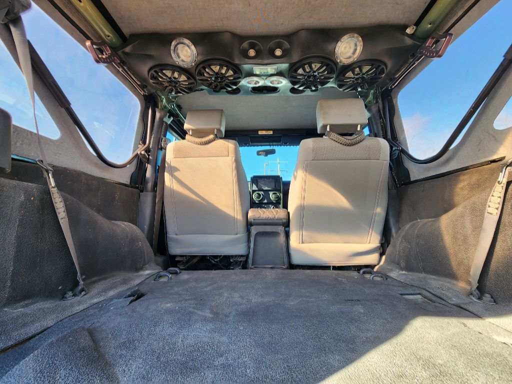 Photo 17 of this JEEP WRANGLER