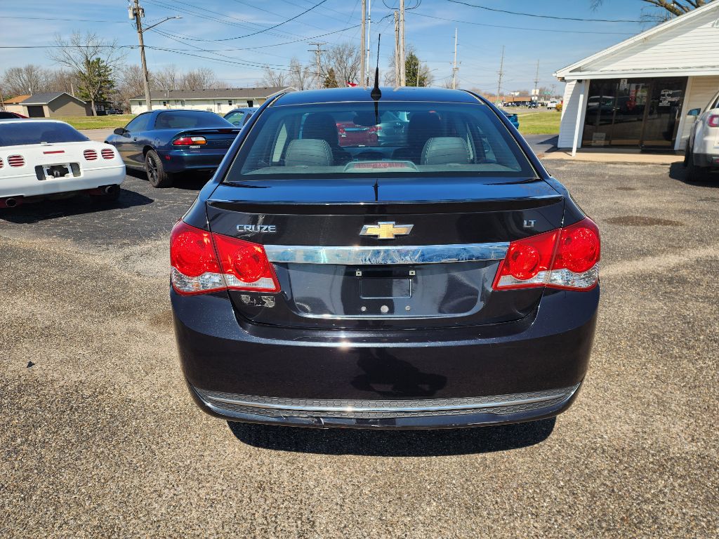 Photo 6 of this CHEVROLET CRUZE