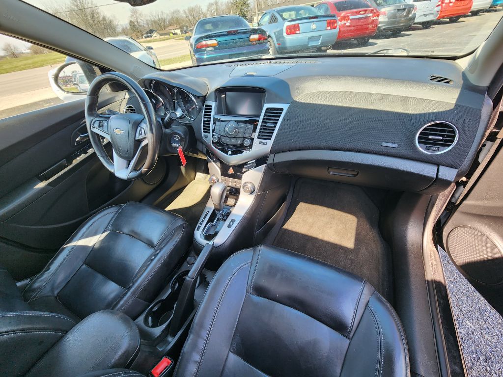 Photo 15 of this CHEVROLET CRUZE
