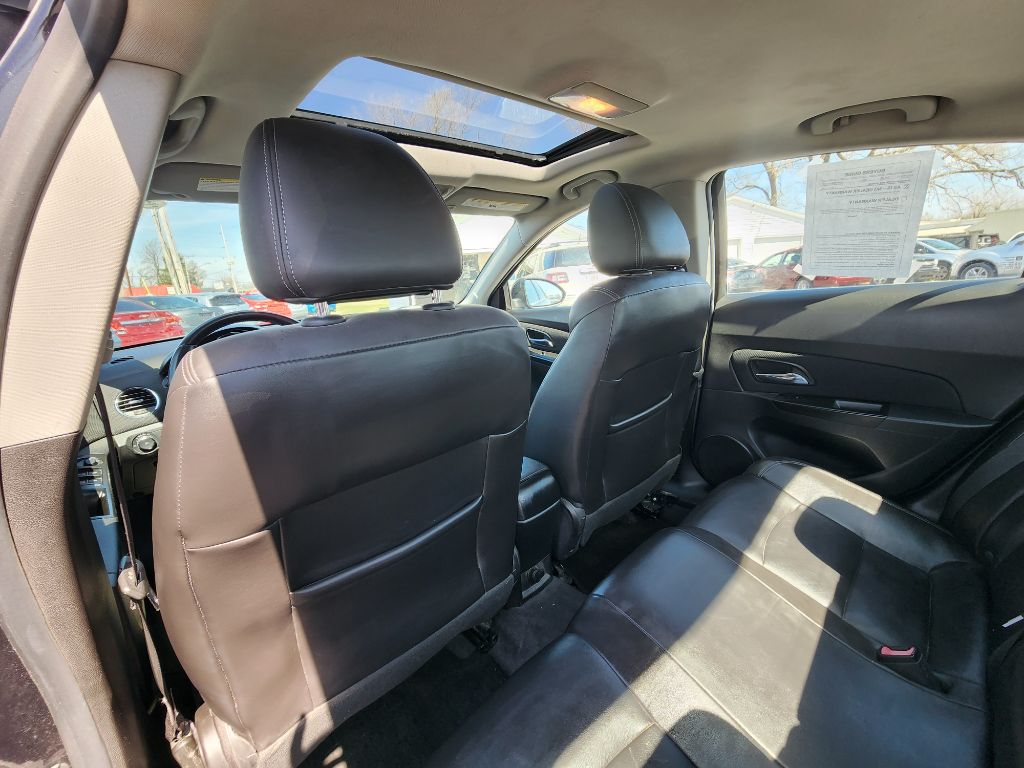 Photo 18 of this CHEVROLET CRUZE