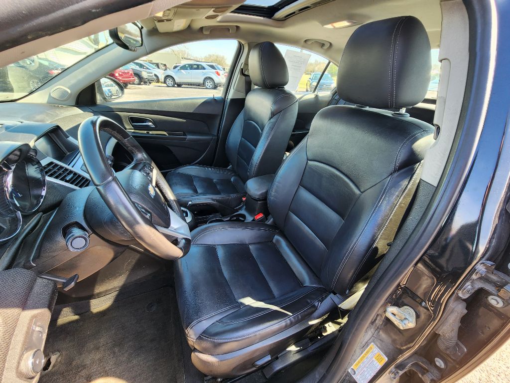 Photo 14 of this CHEVROLET CRUZE