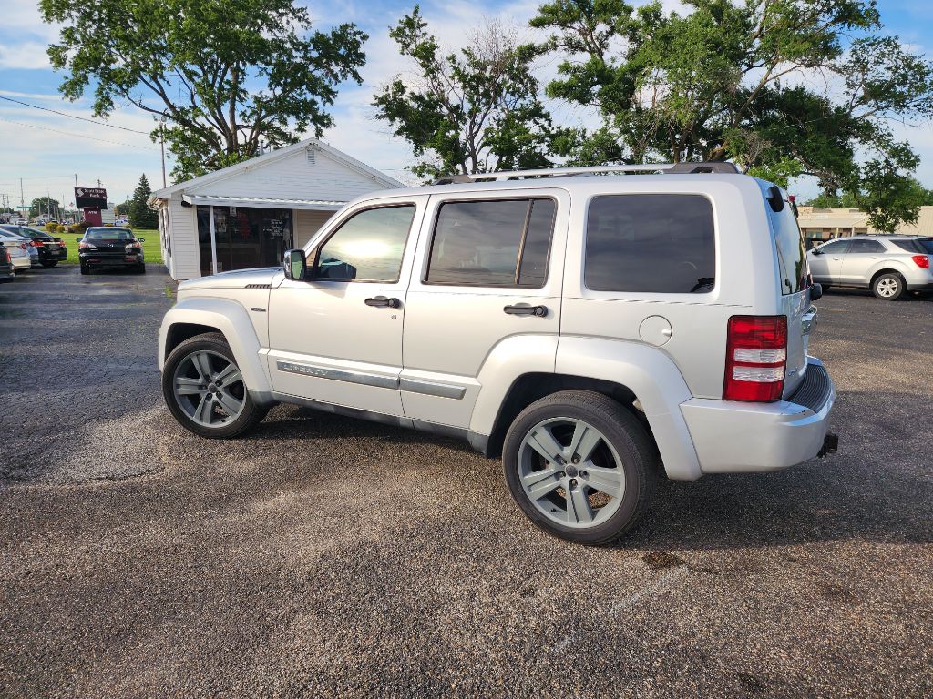 Photo 8 of this JEEP LIBERTY