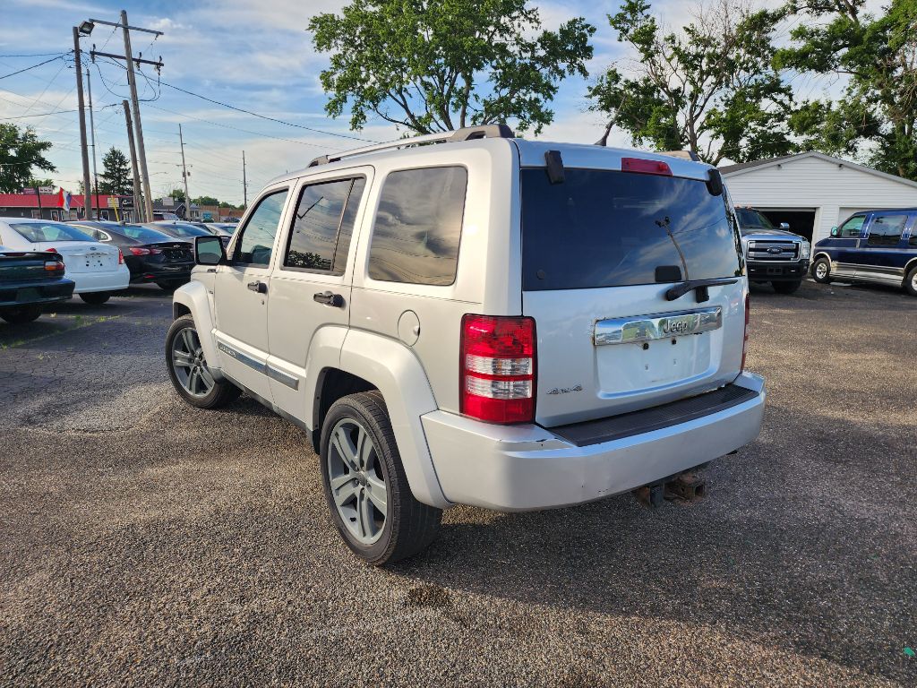 Photo 7 of this JEEP LIBERTY