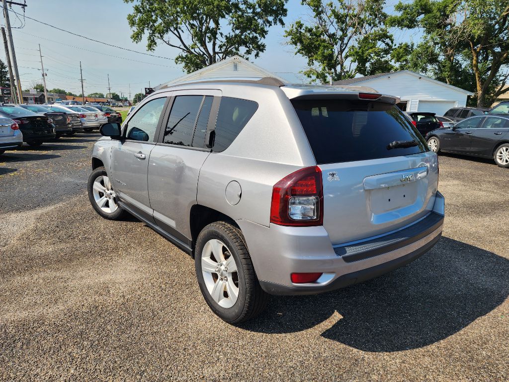 Photo 7 of this JEEP COMPASS