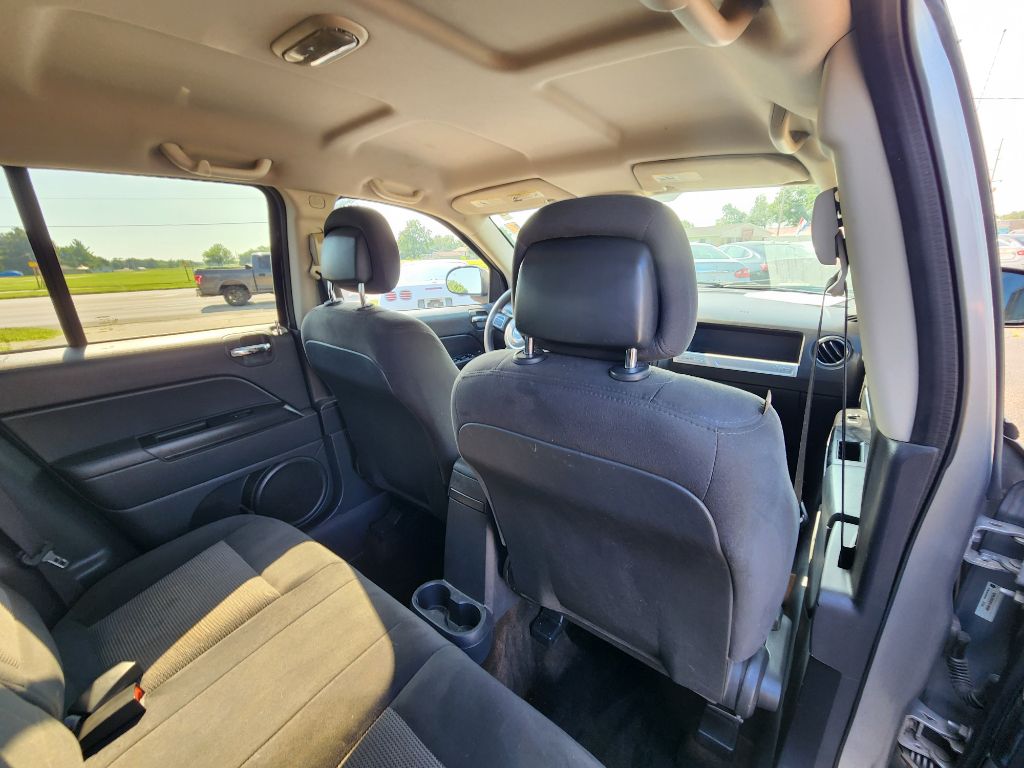 Photo 20 of this JEEP COMPASS