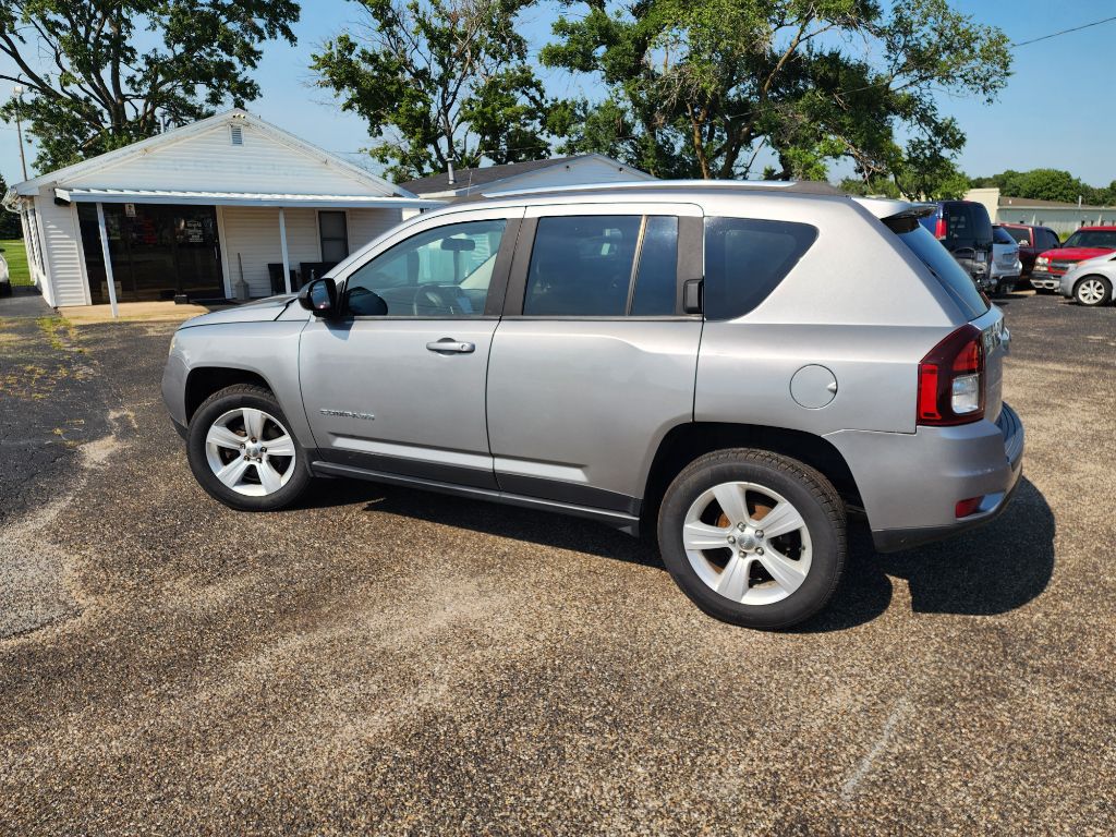 Photo 8 of this JEEP COMPASS
