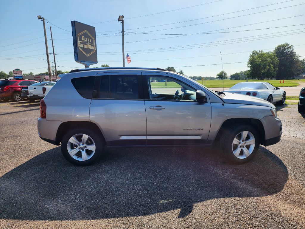 Photo 3 of this JEEP COMPASS