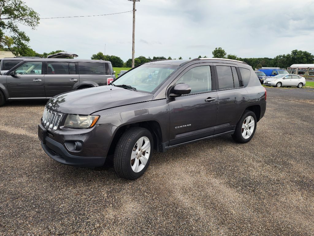 Photo 10 of this JEEP COMPASS