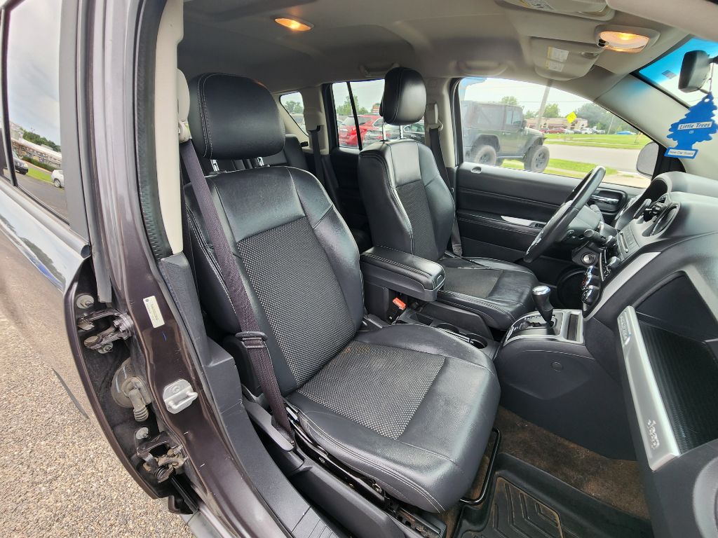Photo 16 of this JEEP COMPASS