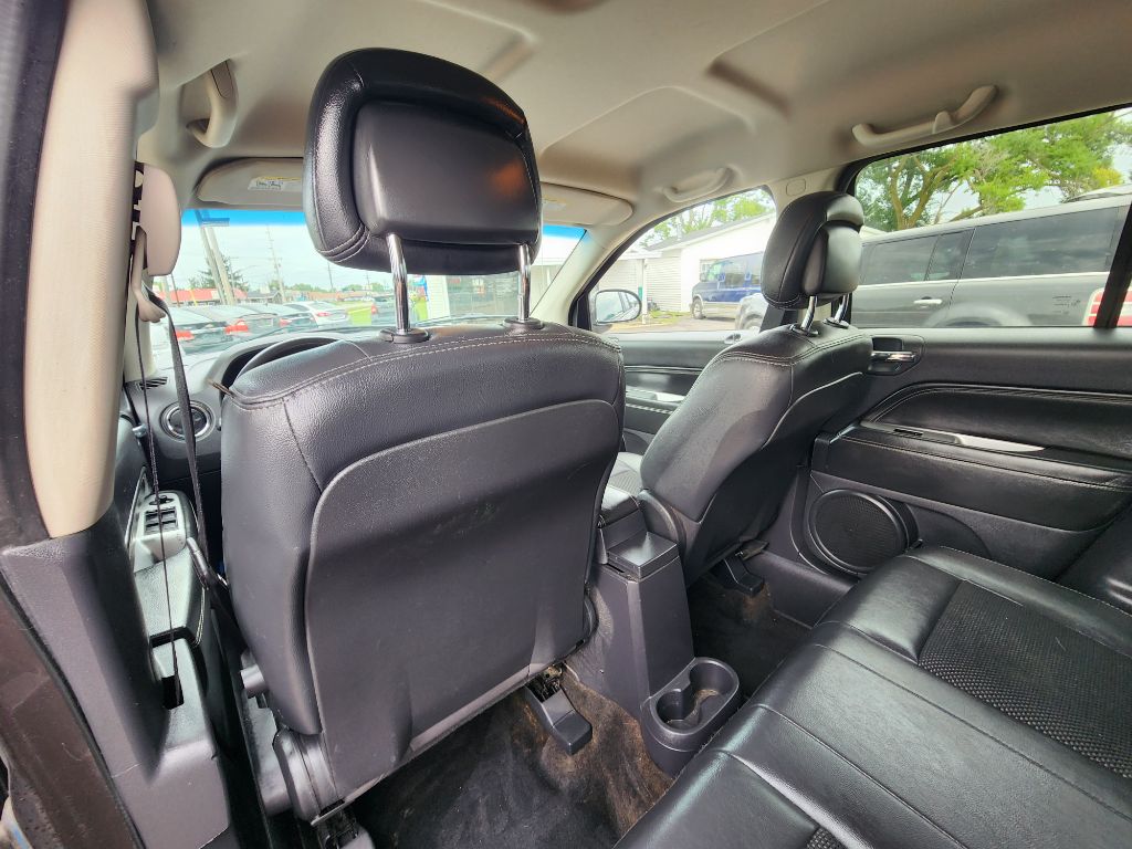 Photo 18 of this JEEP COMPASS