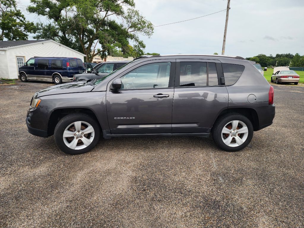 Photo 9 of this JEEP COMPASS