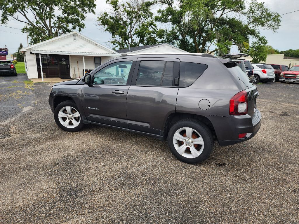 Photo 8 of this JEEP COMPASS