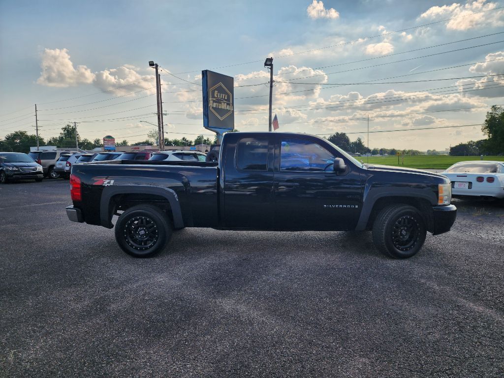Photo 3 of this CHEVROLET SILVERADO 1500