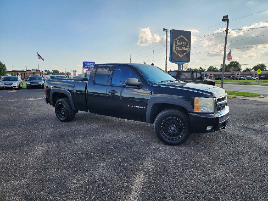 Photo 2 of this CHEVROLET SILVERADO 1500