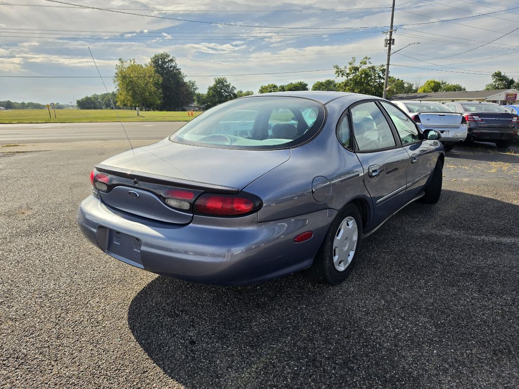 Photo 4 of this FORD TAURUS