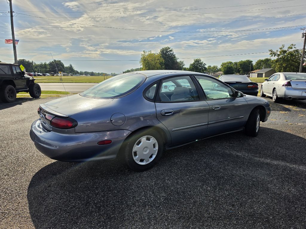 Photo 5 of this FORD TAURUS
