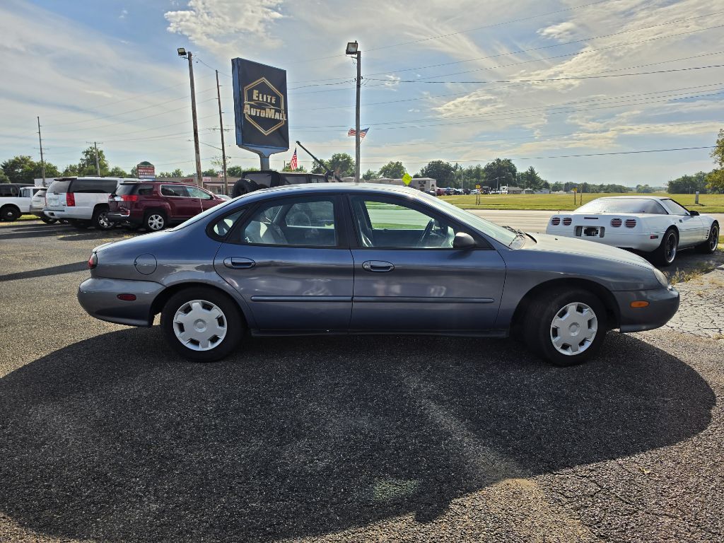 Photo 2 of this FORD TAURUS