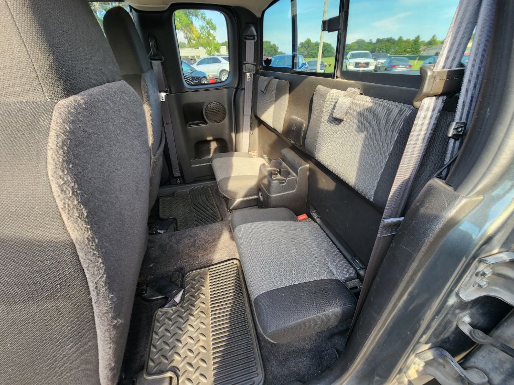 Photo 63 of this GMC CANYON
