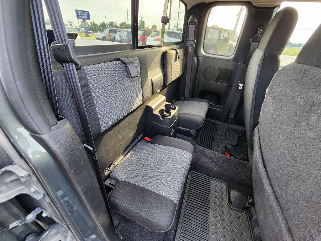 Photo 62 of this GMC CANYON