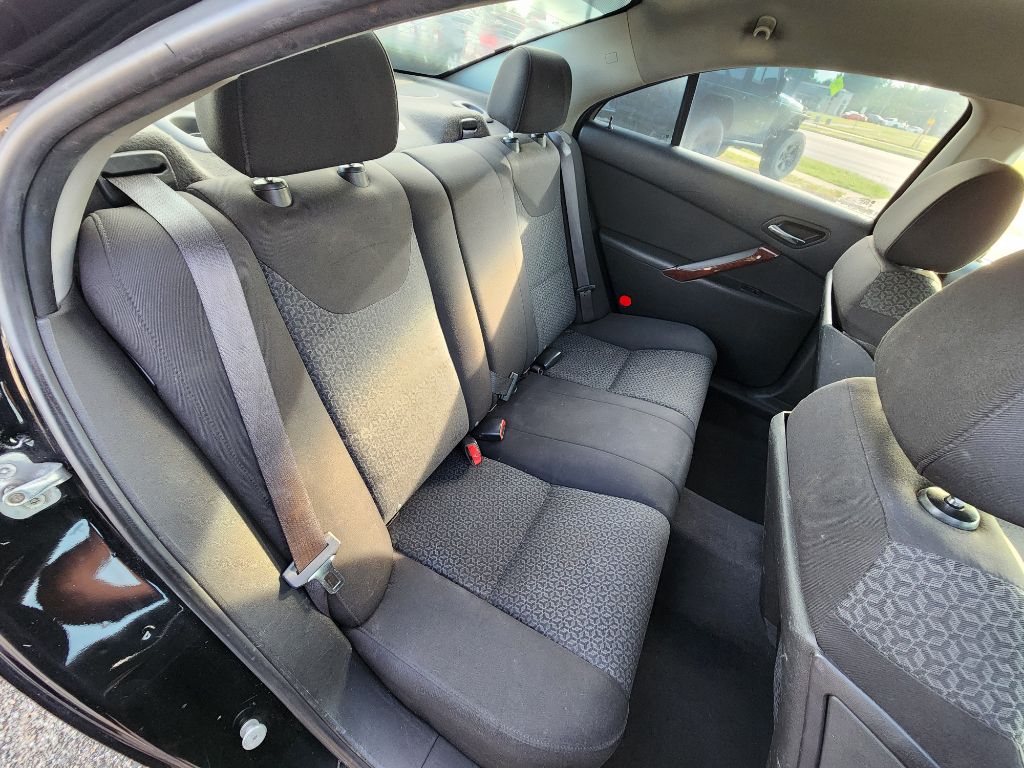 Photo 19 of this PONTIAC G6