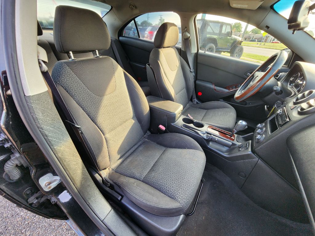 Photo 16 of this PONTIAC G6
