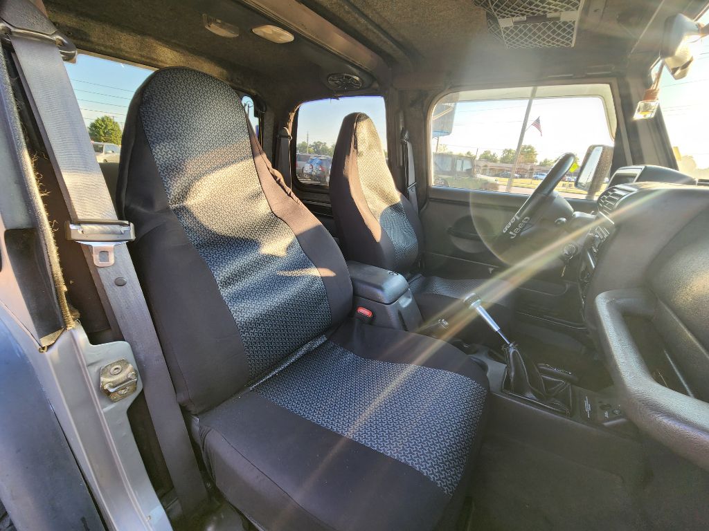 Photo 13 of this JEEP WRANGLER / TJ