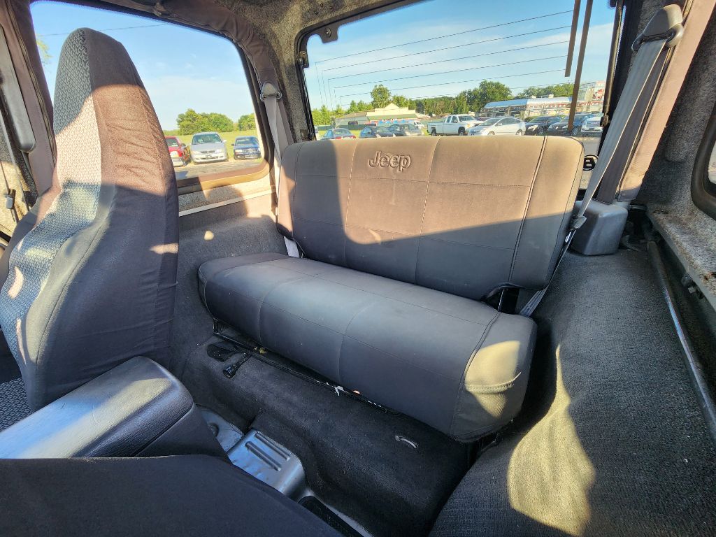 Photo 17 of this JEEP WRANGLER / TJ