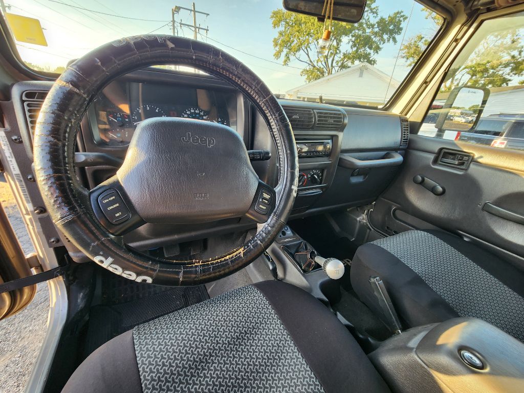 Photo 16 of this JEEP WRANGLER / TJ