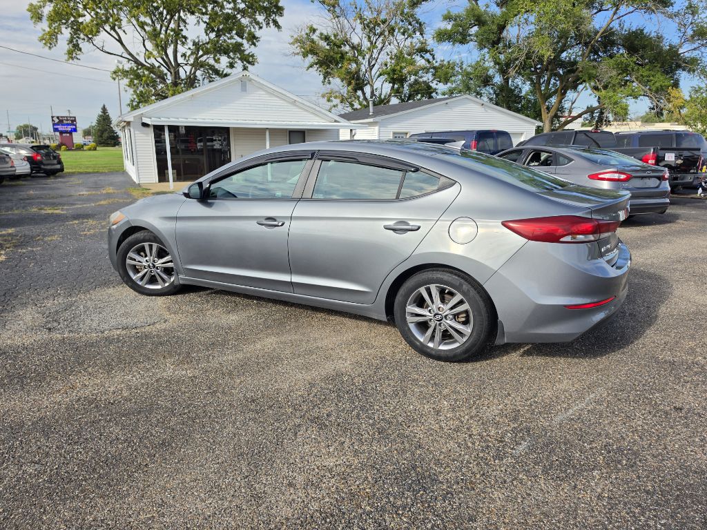 Photo 8 of this HYUNDAI ELANTRA