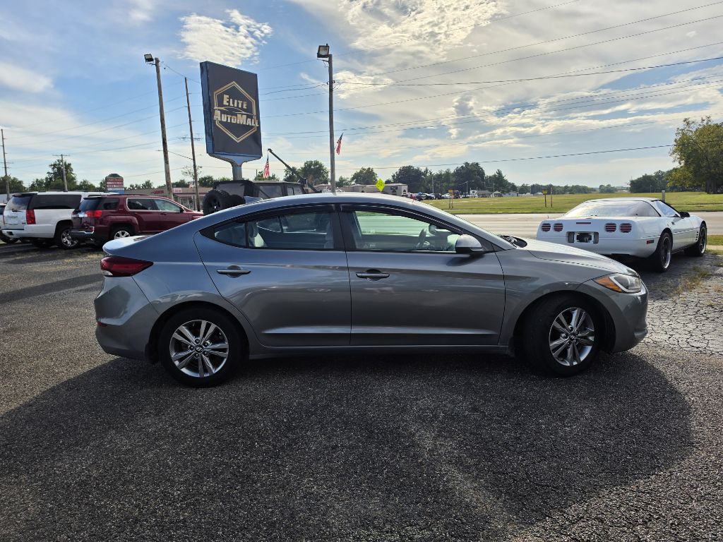 Photo 3 of this HYUNDAI ELANTRA