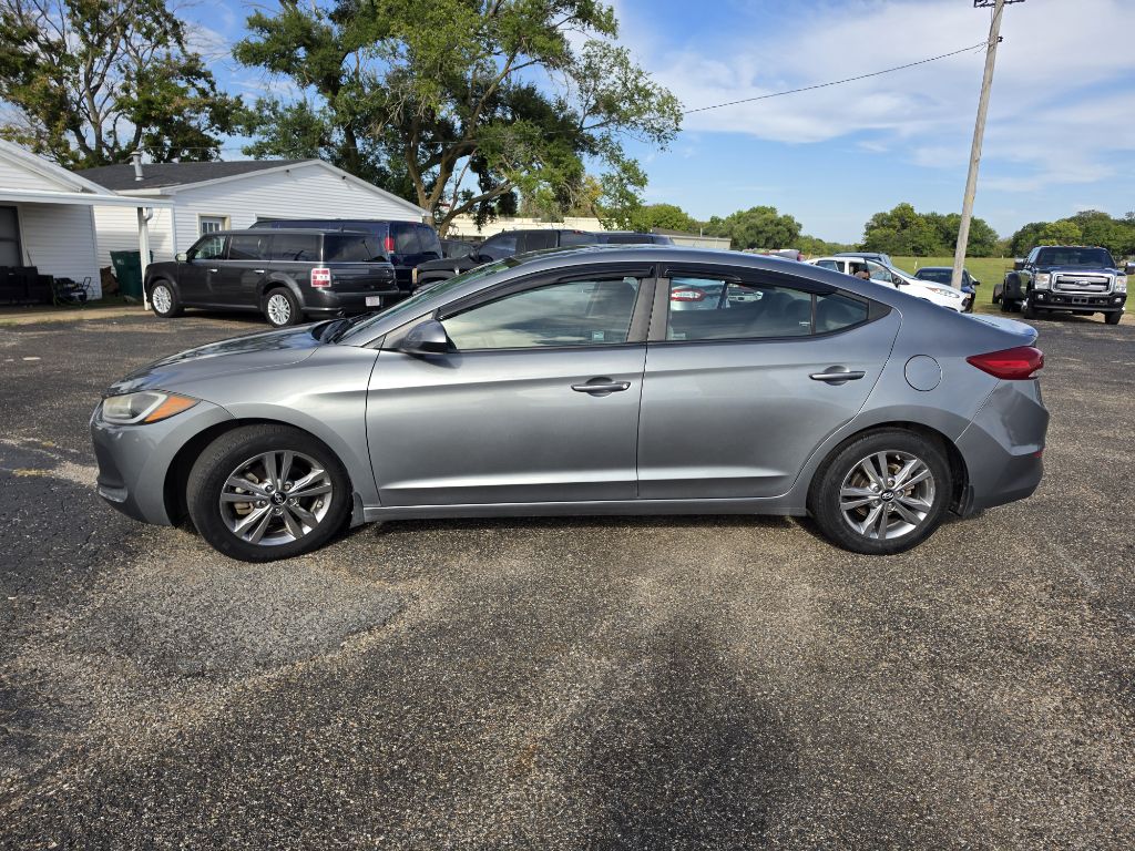 Photo 10 of this HYUNDAI ELANTRA