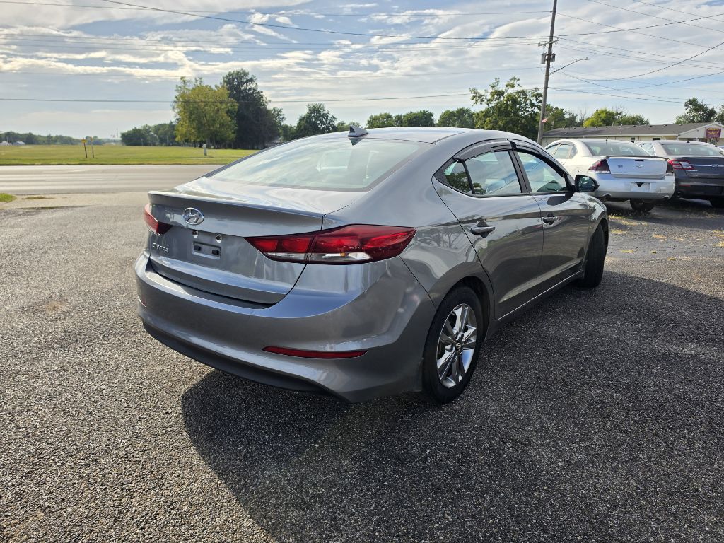 Photo 2 of this HYUNDAI ELANTRA