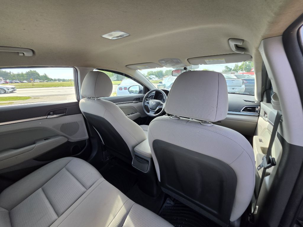 Photo 20 of this HYUNDAI ELANTRA