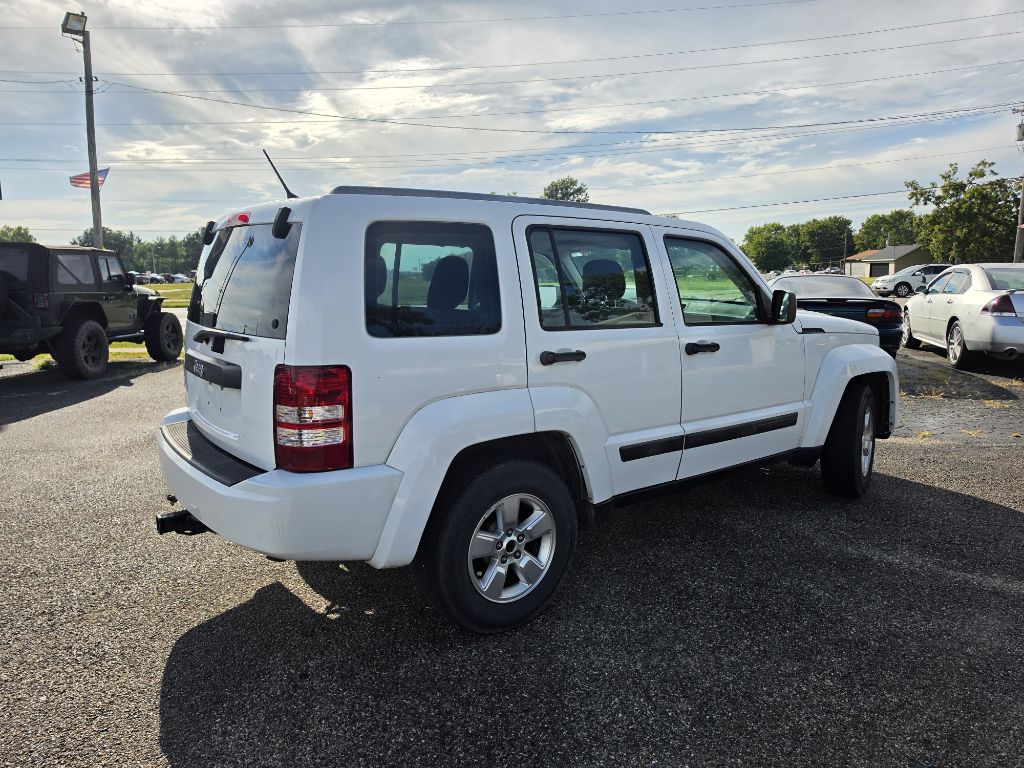 Photo 2 of this JEEP LIBERTY