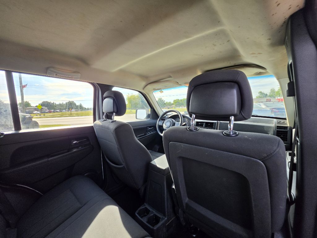 Photo 20 of this JEEP LIBERTY