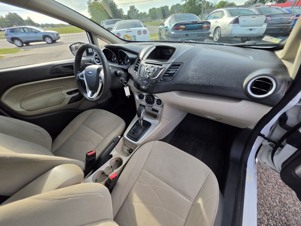 Photo 14 of this FORD FIESTA