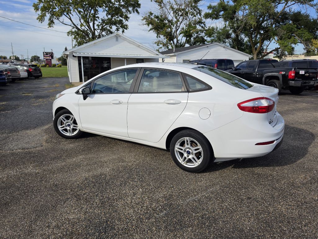 Photo 9 of this FORD FIESTA
