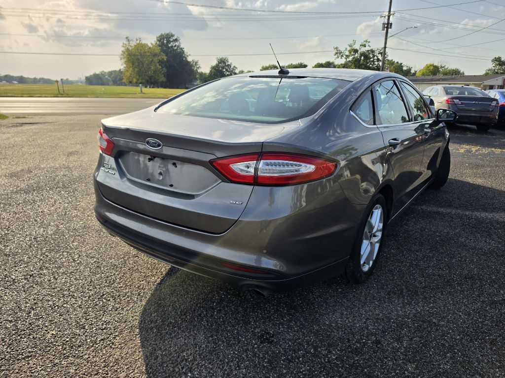 Photo 2 of this FORD FUSION
