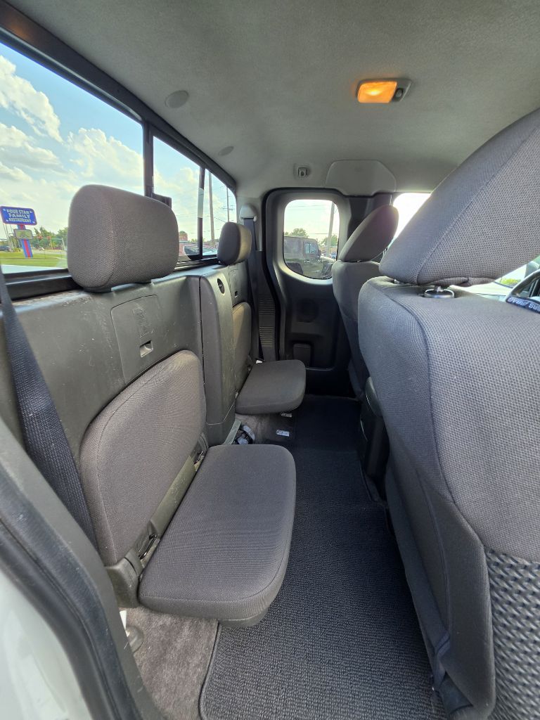 Photo 18 of this NISSAN FRONTIER