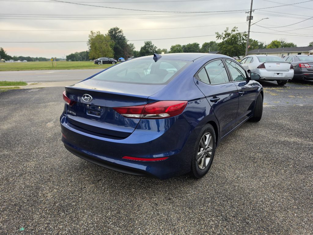 Photo 4 of this HYUNDAI ELANTRA