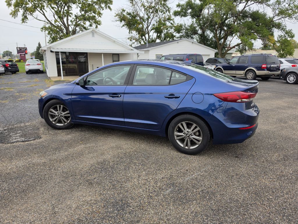 Photo 8 of this HYUNDAI ELANTRA