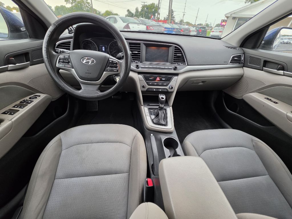 Photo 13 of this HYUNDAI ELANTRA