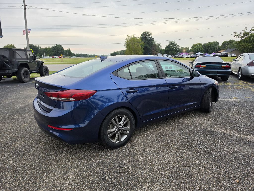 Photo 5 of this HYUNDAI ELANTRA