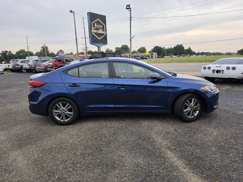 Photo 3 of this HYUNDAI ELANTRA
