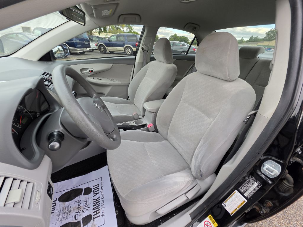 Photo 14 of this TOYOTA COROLLA