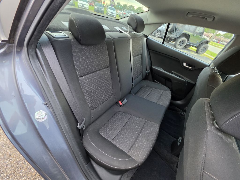 Photo 19 of this KIA RIO
