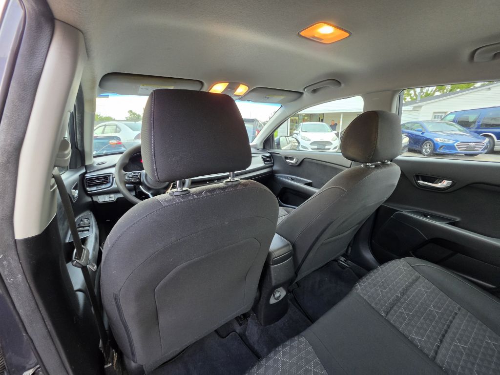 Photo 18 of this KIA RIO