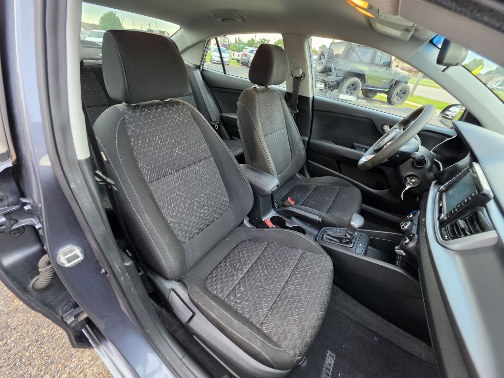 Photo 16 of this KIA RIO