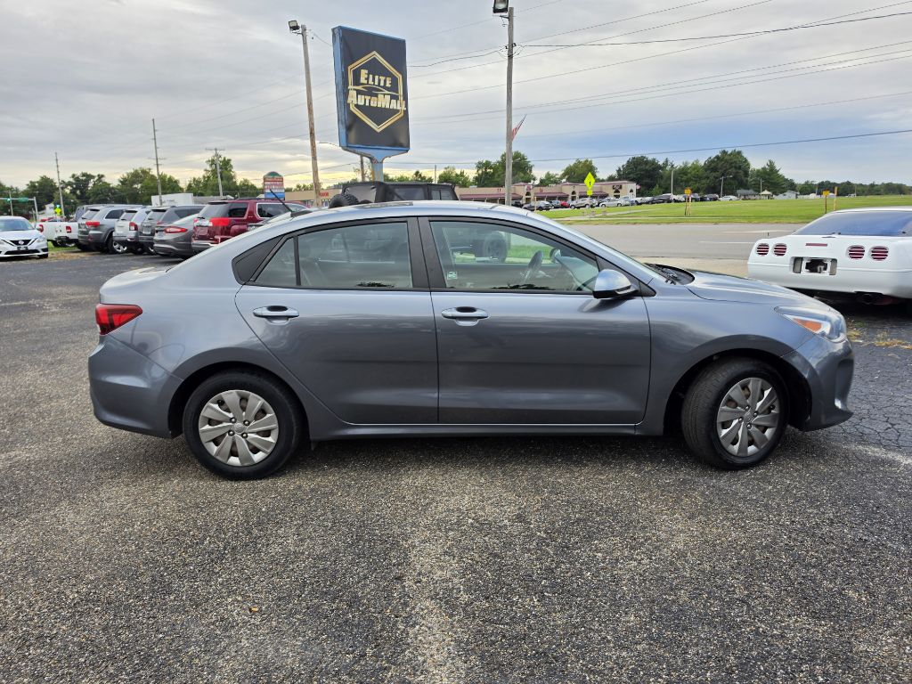 Photo 3 of this KIA RIO