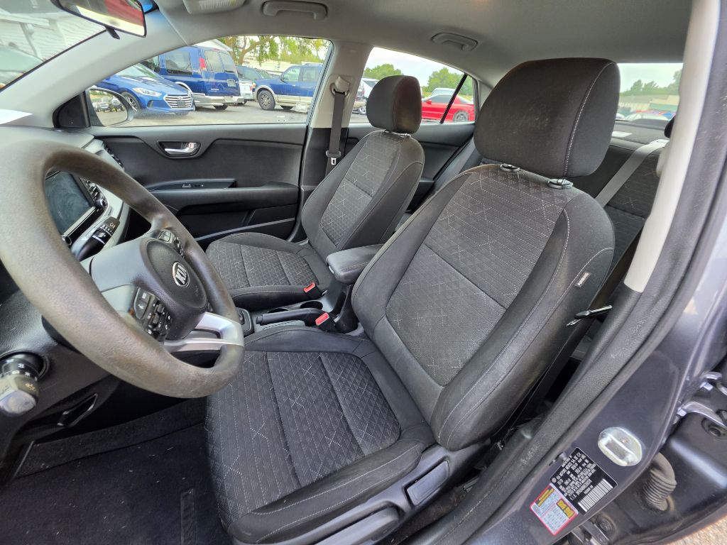 Photo 14 of this KIA RIO